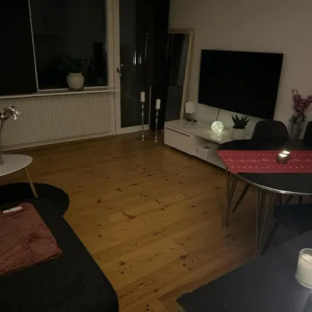 Laekker Lejlighed, I Hyggelige Og Rolige Omgivelser